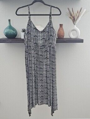 Torrid V Neck Handkerchief Hem Cami Midi Dress Chevron Black White 1X